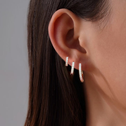 ✨ Minimalist Sparkling Hoop Earrings – Modern Elegance ✨