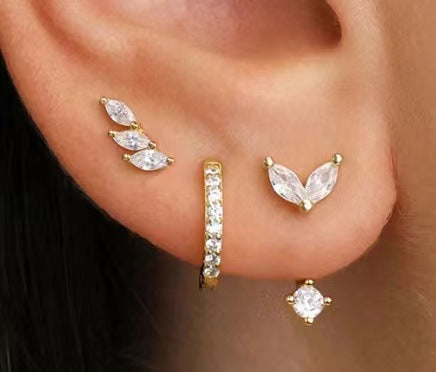 ✨ Elegant Crystal Leaf Earrings Set – Gold Plated ✨